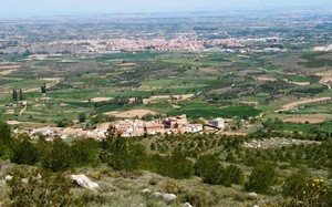 GRISEL Y TARAZONA AL FONDO DESDE EL ALTO DE LA DIEZMA (Foto: Archivo A.C. La Diezma)